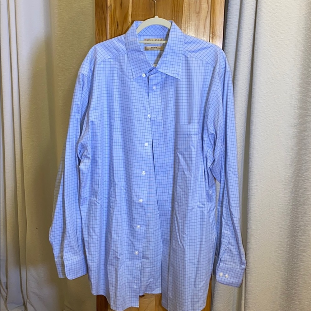 Roundtree & York buttondown